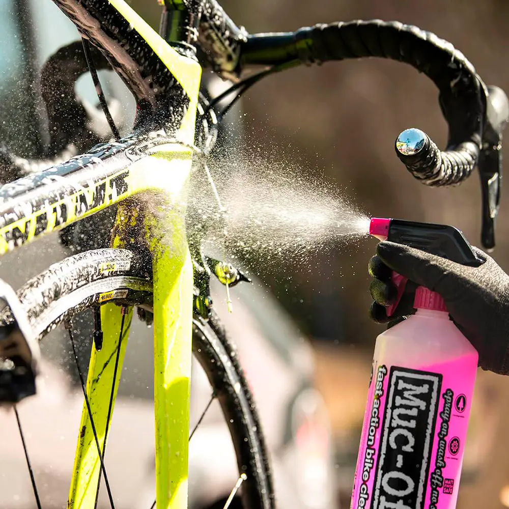 Muc-Off-Limpiador-de-bicicleta-1L-Spray-Acción-2.webp
